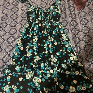 Sofia by Sofia Vergara White and Green Ruched Midi Sundress